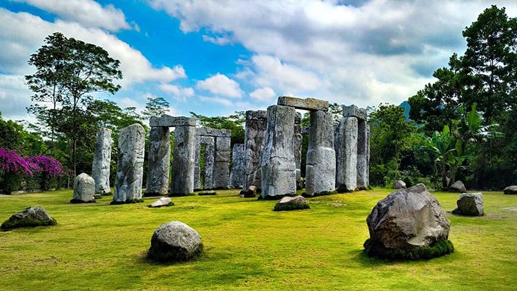 Stonehenge Merapi Park